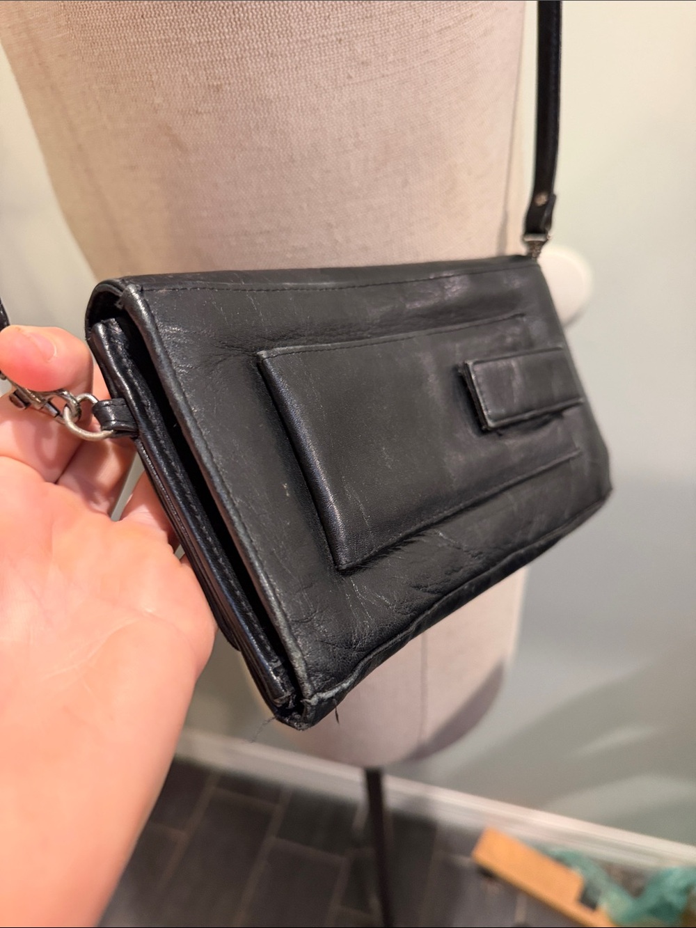 Perlina Black Leather Crossbody Bag with Metal Logo Plaque - Picture 5 of 15